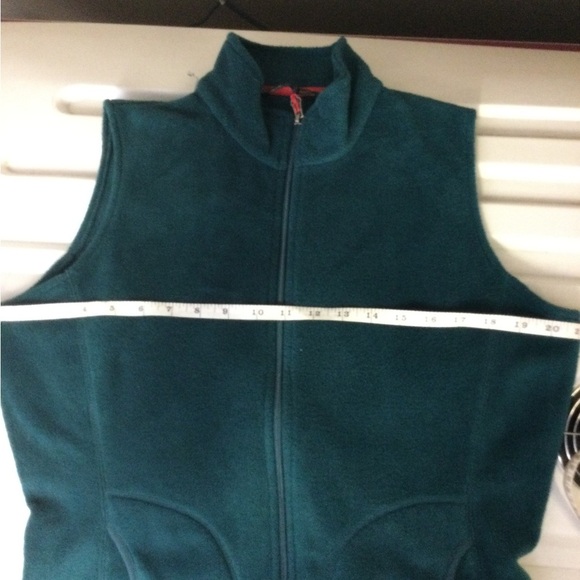 Woolrich Women’s Fleece Zip Up Vest in Color Deep Atlantic Size Large Like New - Picture 7 of 9